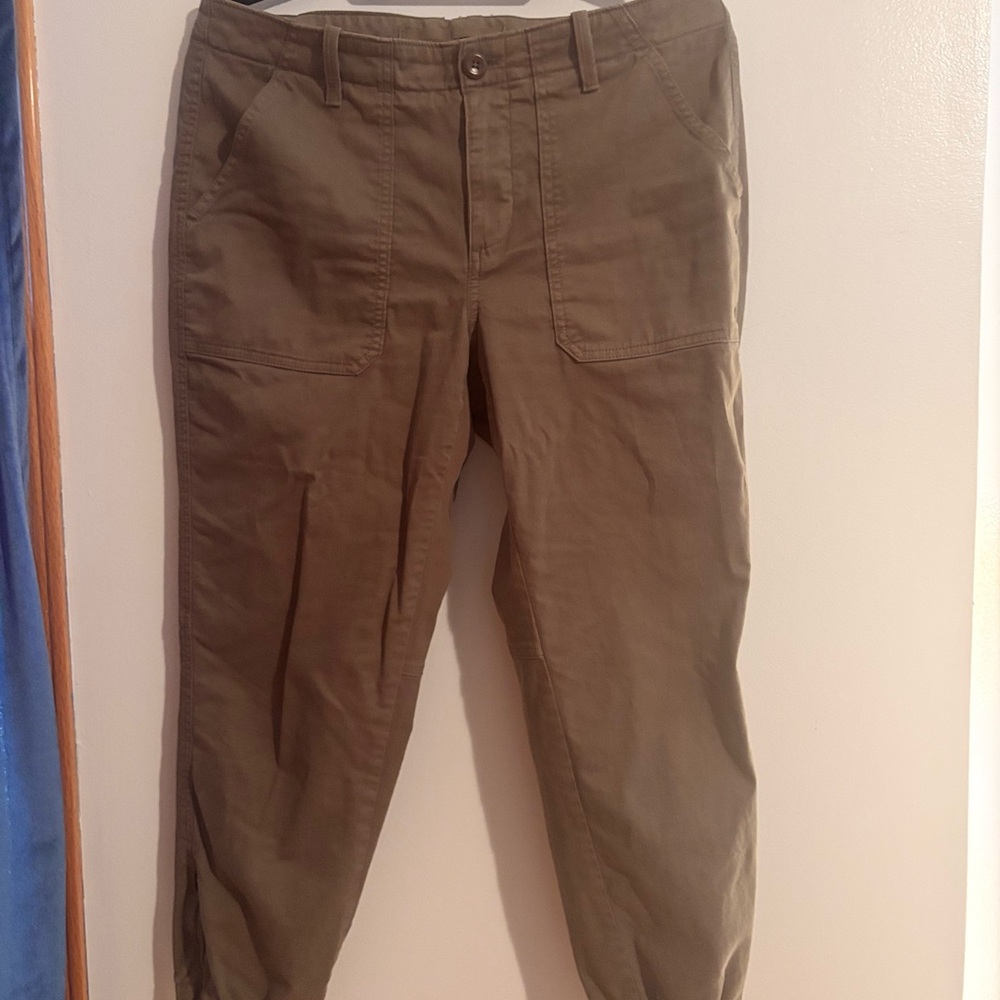 Banana Republic Green Capris Relaxed Fit